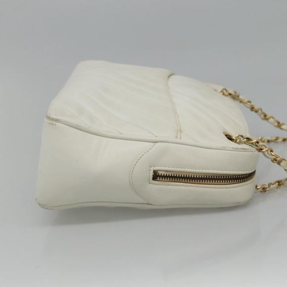CHANEL Chain V Stitch Shoulder Bag Lamb Skin White CC Auth bs23119 - Picture 4 of 16
